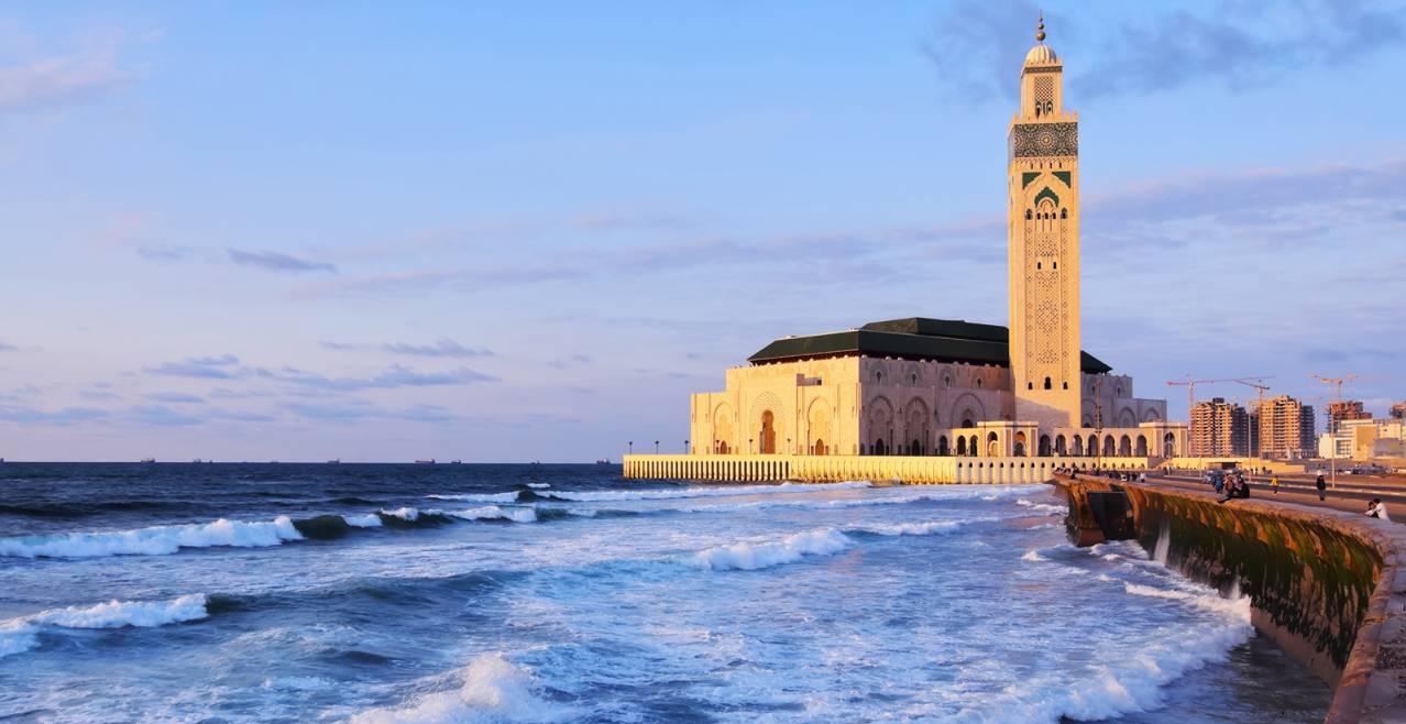 تبقى الأجواء حارة مع بحر هائج جنوب الدار البيضاء اليوم الأربعاء