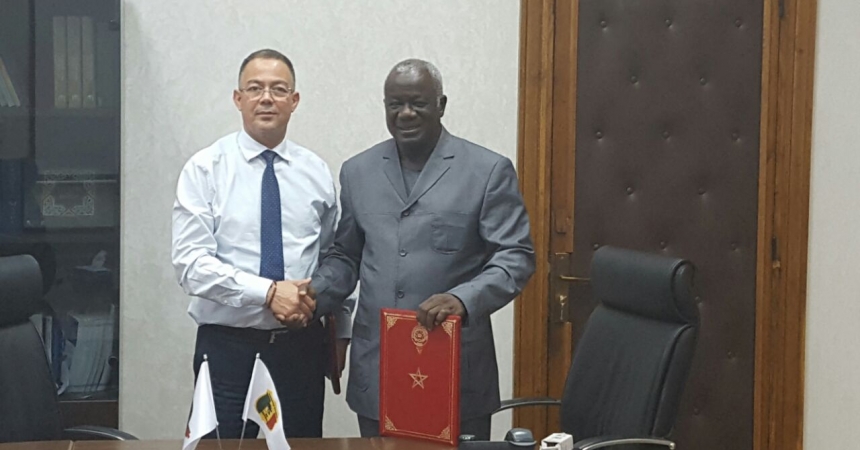 الجامعة الملكية المغربية لكرة القدم توقع اتفاقية شراكة وتعاون مع الاتحاد المالي