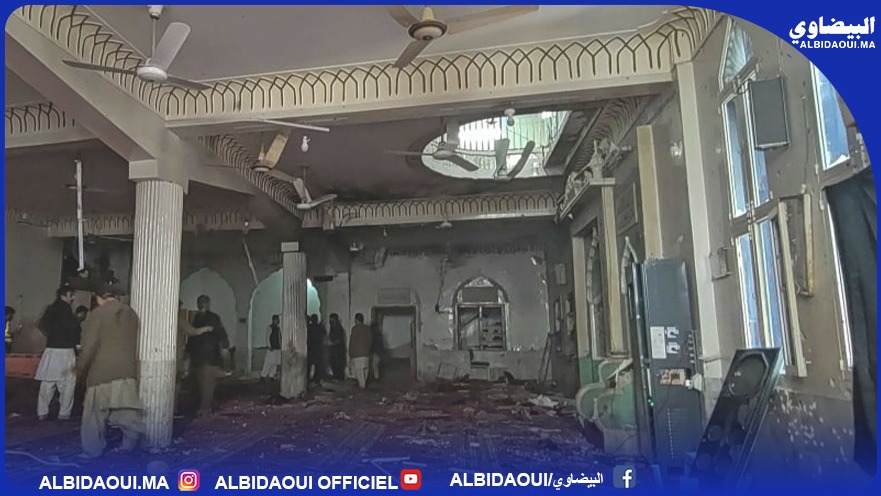 فيديو.. عشرات القتلى في هجوم انتحاري داخل مسجد في باكستان